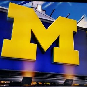 Meet your Posher, Clarence